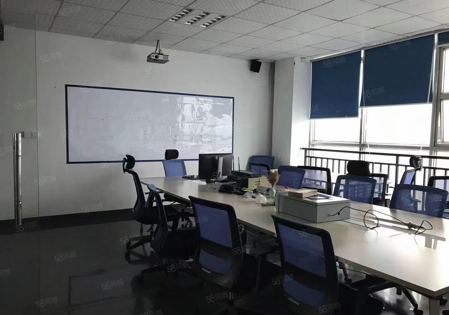 光明靓盘楼上1400平精装厂房出租园区形象好，配套齐全好招工