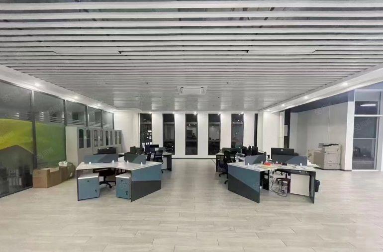 光明甲子塘豪华装修楼上1280平厂房出租适合办公研发企业总部