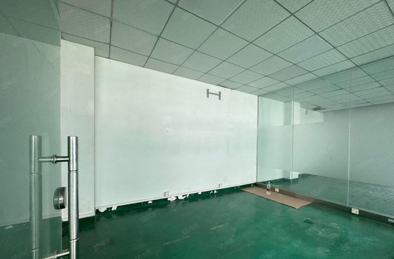 光明玉律大型园区600平精装厂房，拎包入驻，2部货梯