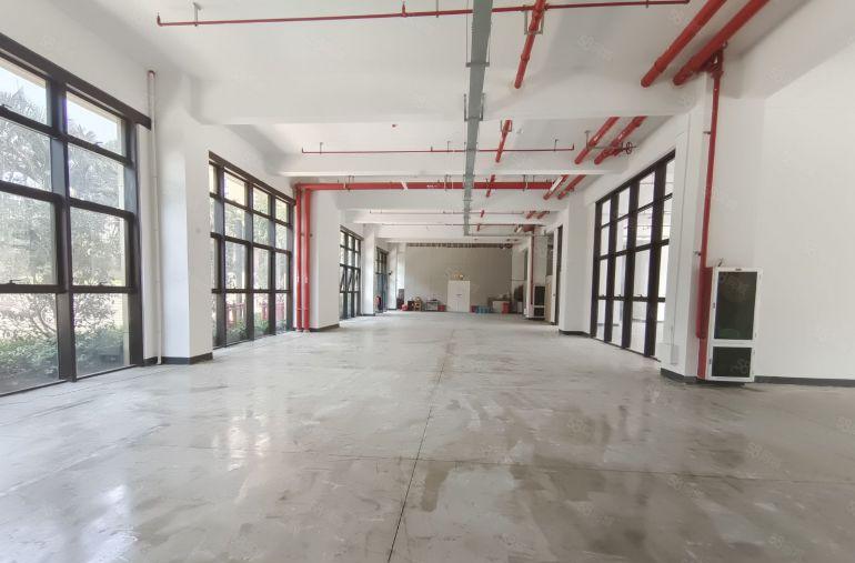 国企物业享受补贴研发办公光明凤凰城楼上1000平方厂房出租