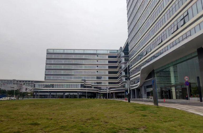 光明地铁口500平起全新红本厂房特价出租