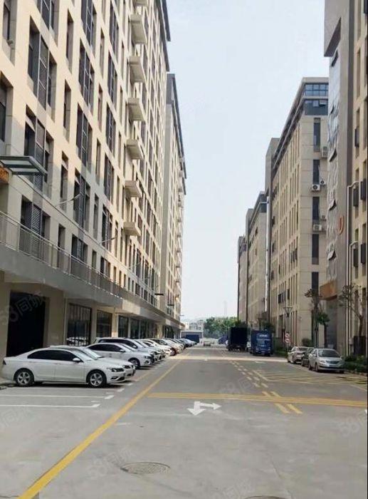 业主低价直租，临深圳光明1090平米一楼标准厂房便宜出租