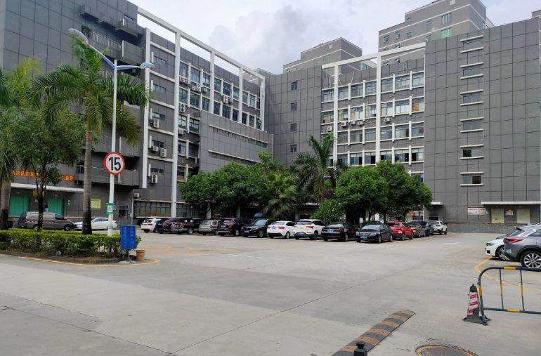 光明龙大高速出口1600平厂房可分租 红本厂房带装修仓库出租