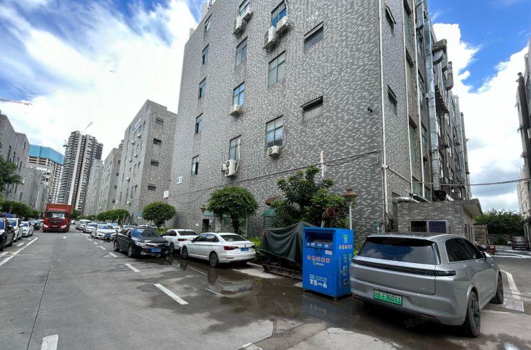 光明楼村地铁口工业园三楼800平带装修厂房出租