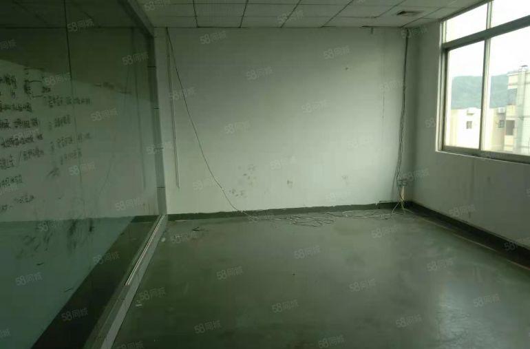 公明楼村经典小厂房招租350平，价格便宜，交通方便，格局方正