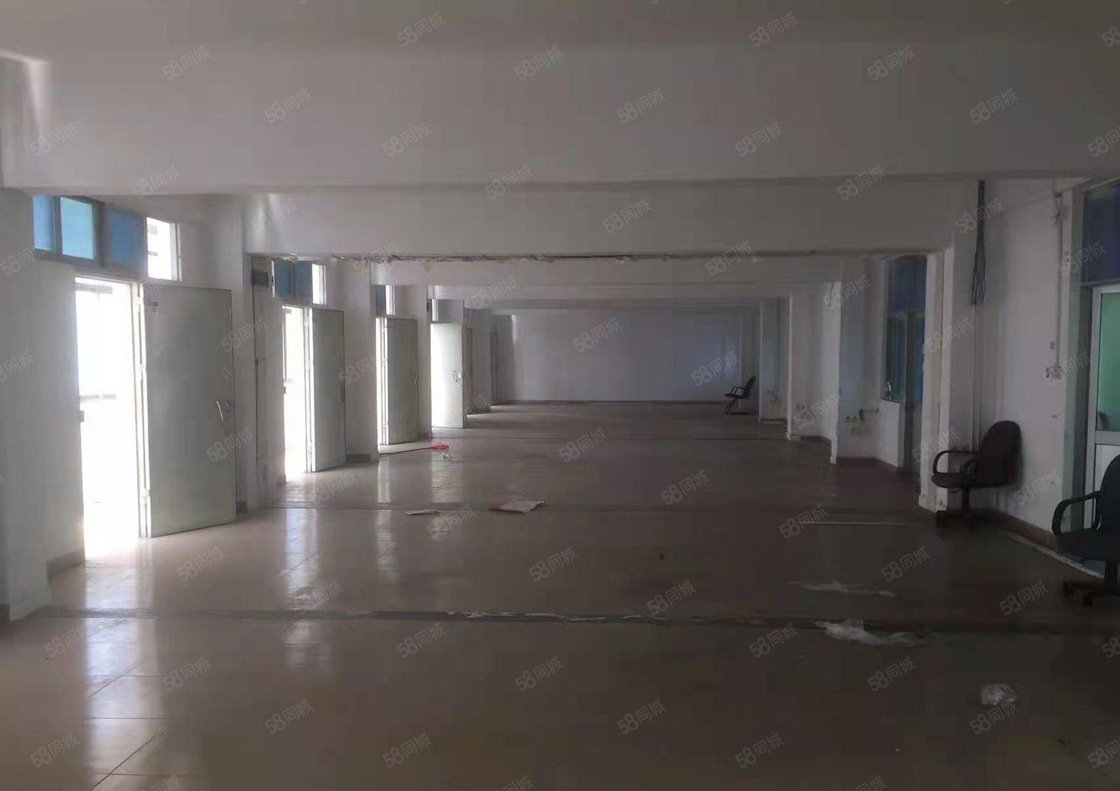 公明楼村500~10000平厂房，仓库出租，食宿配套齐全