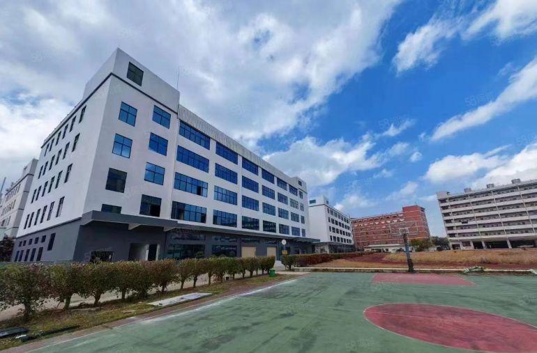 光明楼村地铁站100米处，全新独院200平起分租，20元可谈