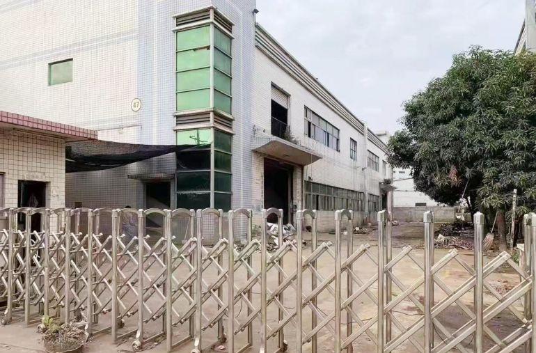 公明楼村地铁口低价800平精装修厂房招租，原房东独院，300