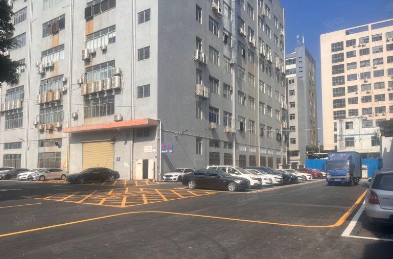 蒋石工业区楼上带装修1500平，800平，500平，3吨货梯