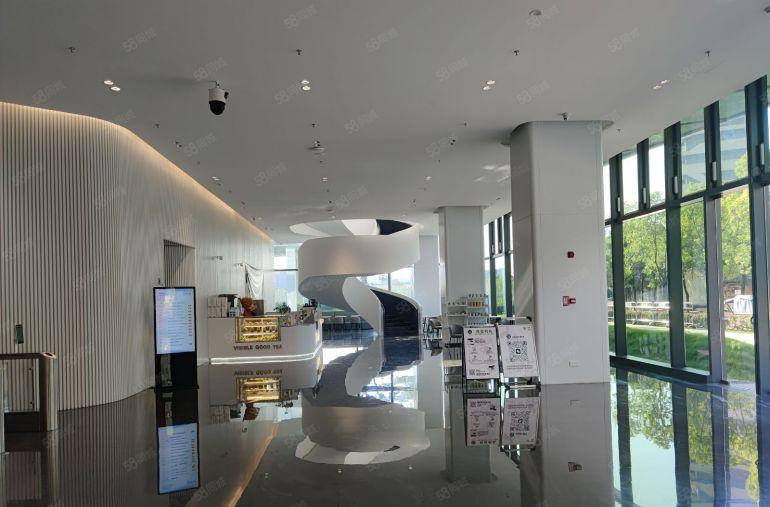 免租6个月光明公明甲子塘高新产业园全玻璃幕墙大货梯开口1米8