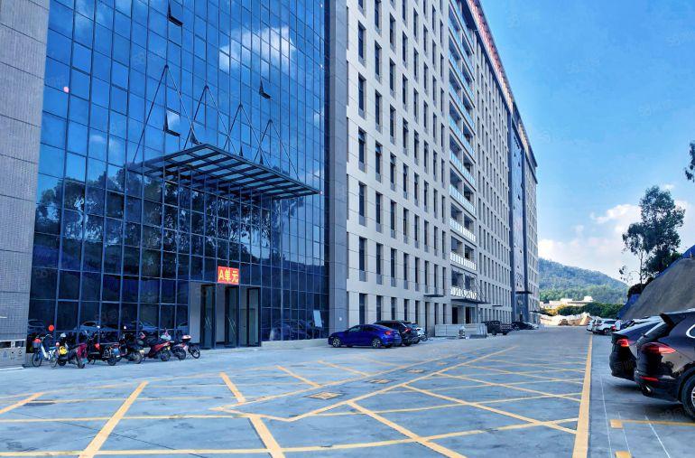 临深带卸货平台，冠城三良智慧产业园52580平全新厂房出租