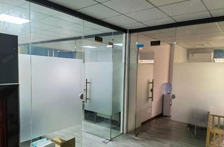 （实际面积出租）原房东厂房公明田寮550平一整层，现成吊机口