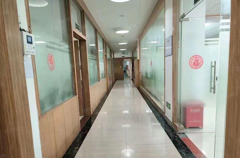 公明上村工业区楼上1200平厂房出租带现成装修水电到位可分租