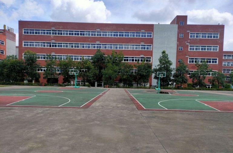 光明长兴科技园旁原房东总面积8000平红本厂房可分租低价出租