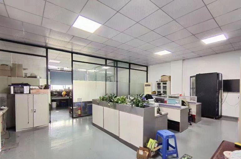 公明蒋石精装厂房（1080平，车间吊好顶，适合电子，LED）