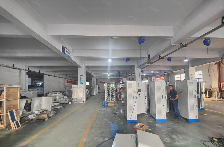 公明东坑原房东红本厂房一楼二楼5200平，实际面积出租