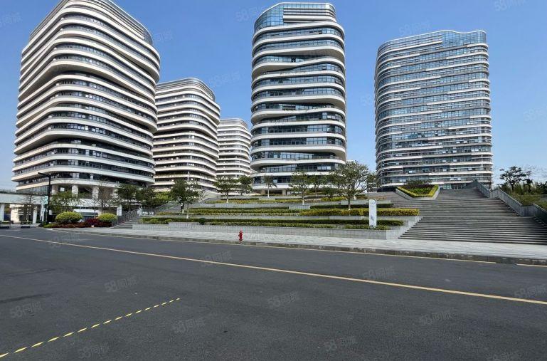 低价出租地铁口红本产业园精装厂房450平，免租6个月起