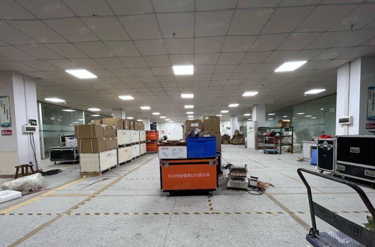 光明长圳高速口原房东楼上1600平精装修厂房出租