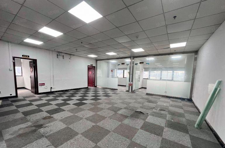 公明附近新出楼上带豪华装修330平厂房出租水电齐全