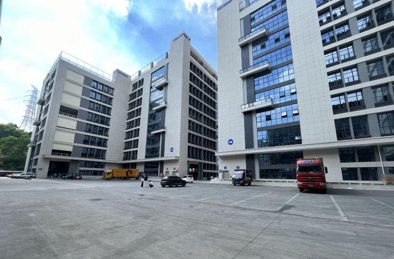 光明地铁口原房东1000平方低价办公室仓库厂房出租大小可分租