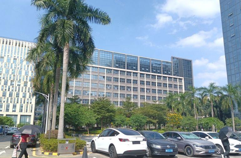 补贴20元光明高新产业园5吨货梯消防喷淋精装办公室可分租一半