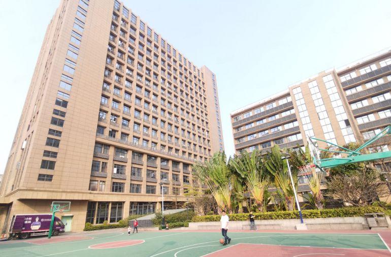 光明马田地铁口原房东直租180平起租，整层600 平无转让费