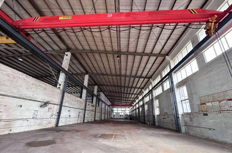 公明新出原房东钢构2000平实际面积出租，高10米，带行车