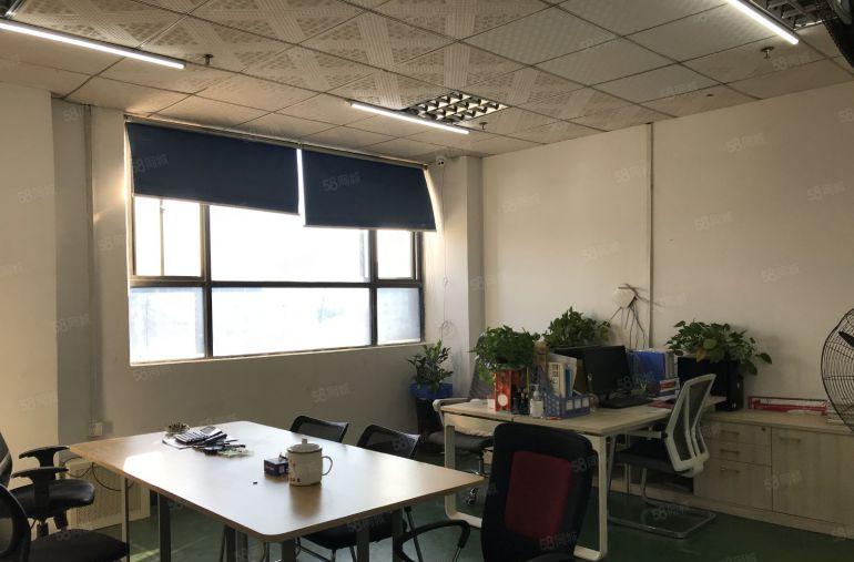 公明甲子塘原设备厂出租650平空地大，停车方便，货梯客梯