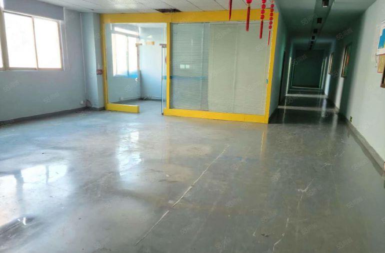 公明田寮精装厂房（1550平一整层，大气前台，隔好的办公室）