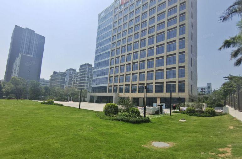 国企物业享受补贴研发办公光明凤凰城楼上1000平方厂房出租