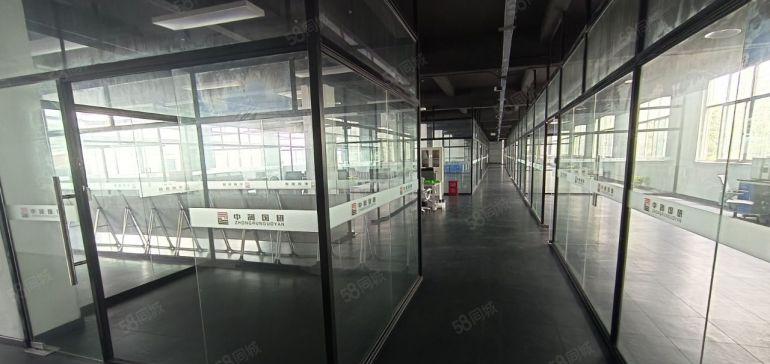 东坑马路边原房东厂房出租1300平，带停车场 带办公室精装修