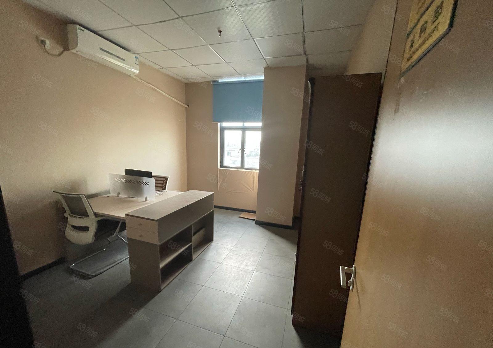 公明光明新出楼上800平方精装修重工厂房水电齐全已空出