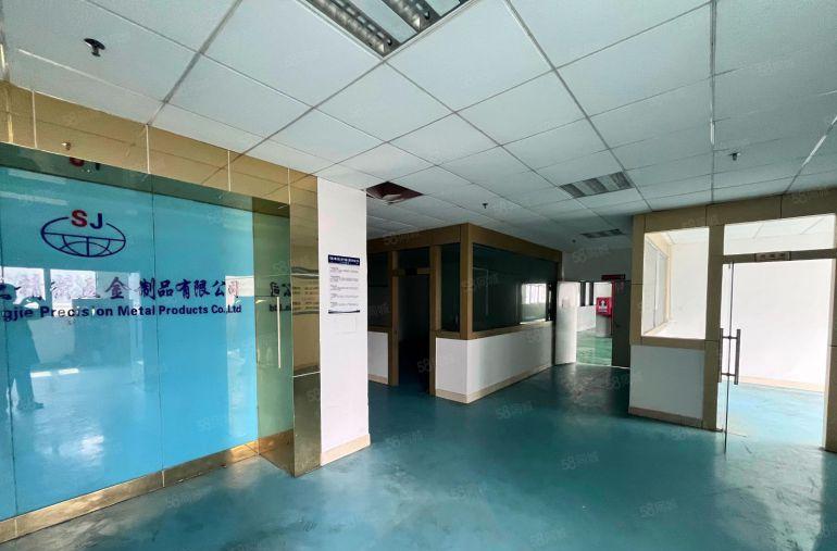 合水口工业园楼上1000平带有办公室全新地坪漆厂房出租