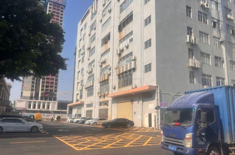 蒋石工业区楼上带装修1500平，800平，500平，3吨货梯