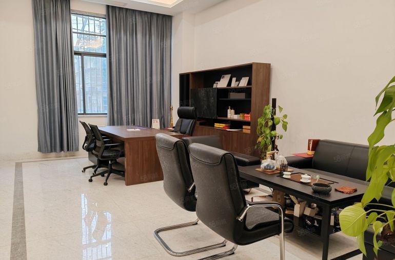 10年合同独门独院出租光明红本厂房出租8千平原房东厂房出租