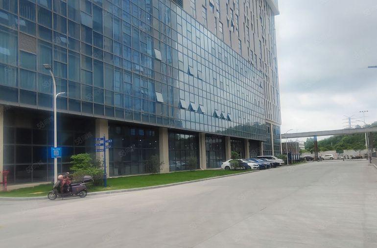 光明凤凰城地铁口原房东红本厂房出租6000平可以分租定制装修