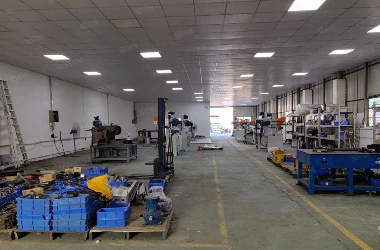 公明玉律钢构出租（650平高度7.5米带隔热层和精装办公室）