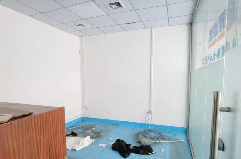 公明西田标准厂房一楼（700平带隔好办公室多间，电量充足）