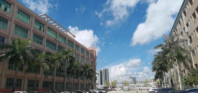 光明地铁口圳美村委厂房出租2000平 实际面积出租 带精装修