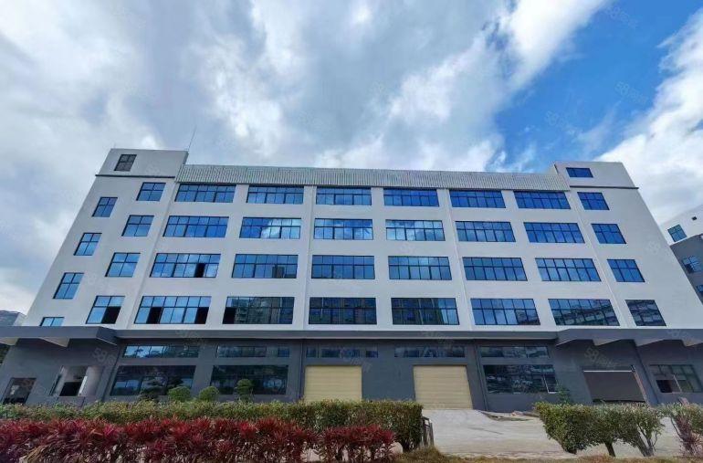 光明楼村地铁站100米处，全新独院200平起分租，20元可谈