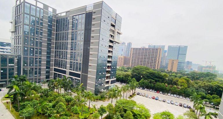 免租6个月光明地铁口产业园2000平，200起租厂房仓库出租