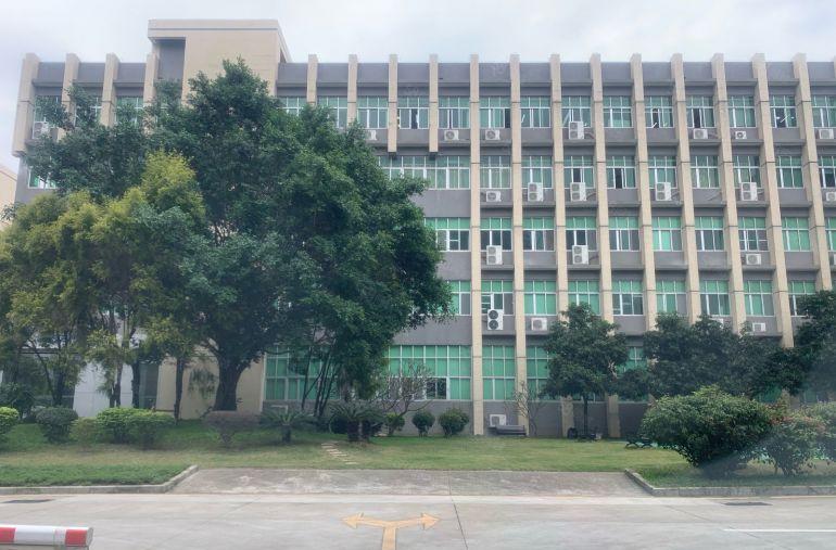 光明马山头时间谷原房东楼上两层各800平精装修厂房低价出租