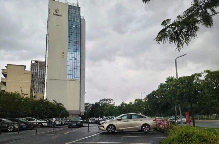 公明小面积办公室出租适合初型创公司，租金2k多，带办公家具