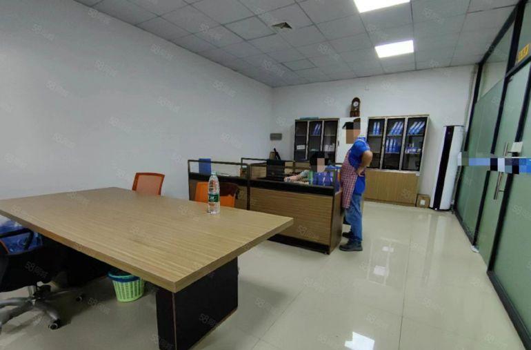 公明玉律钢构出租（650平高度7.5米带隔热层和精装办公室）