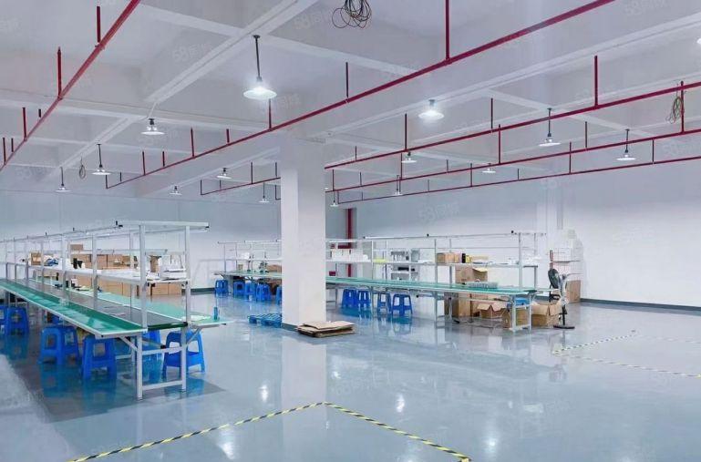 坪山大工业区高速口新出楼上1000平精装修办公室仓库低价出租