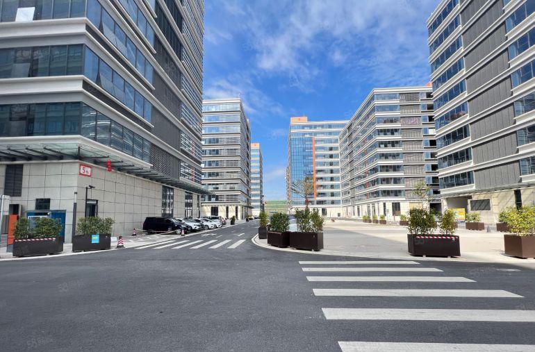 深圳市坪山区生物医疗产业园单层2000平红本村委厂房低价出租