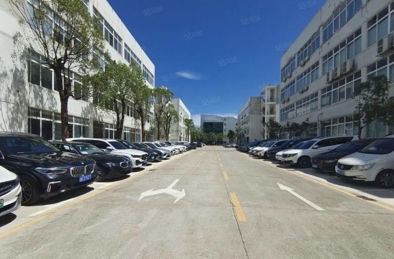 坪山坑梓地铁站旁原房东楼上500平方精装修办公室厂房仓库出租