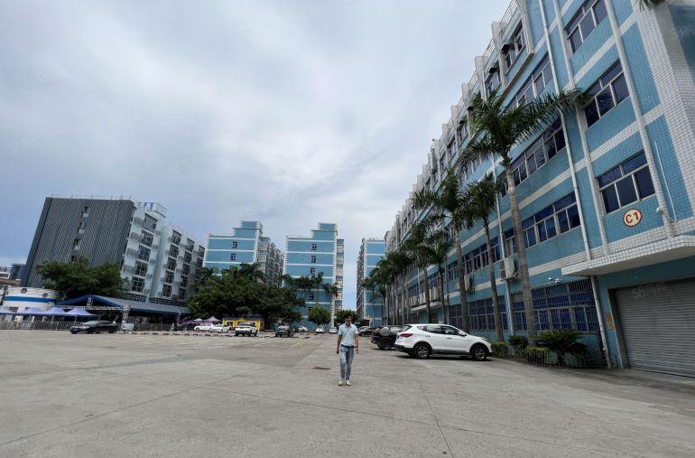 深圳坪山工业园发展商直租二楼厂房1300平方带消防喷淋空地大