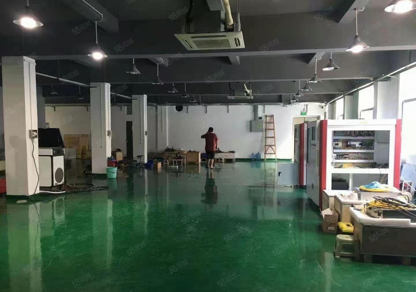 坪山一楼厂房出租2000平方带现成装修可分租水电齐全