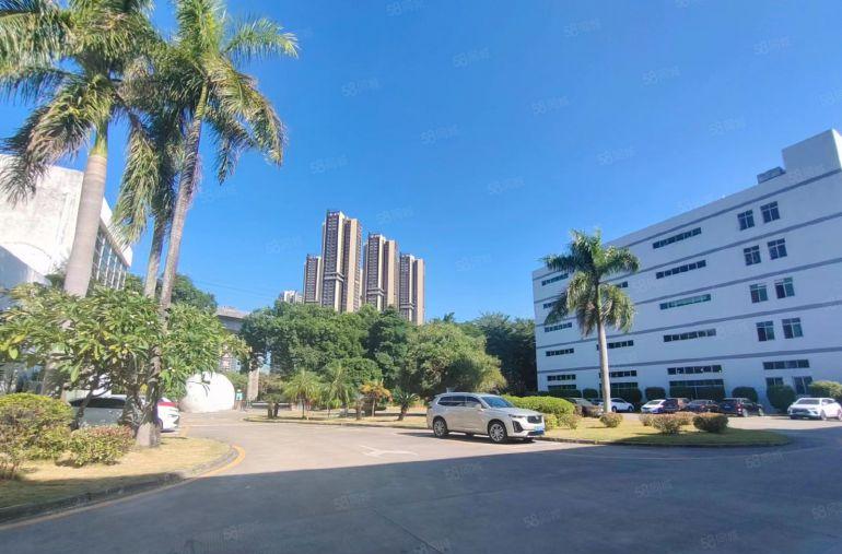 坪山大工业区高速口新出楼上1000平精装修办公室仓库低价出租